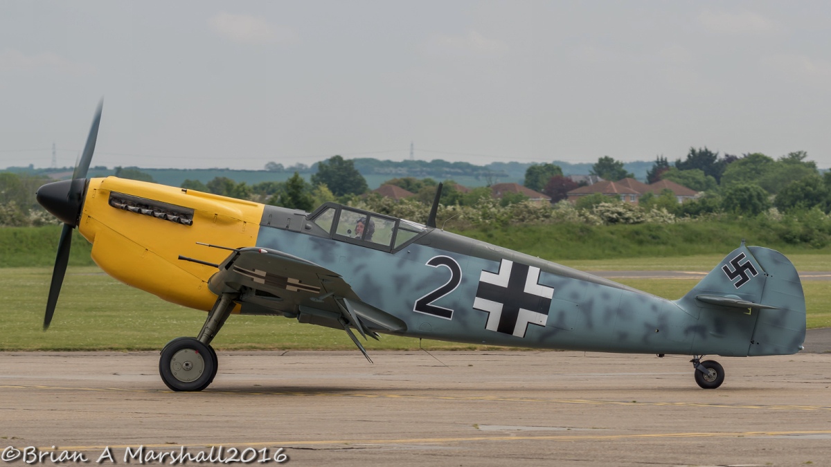 Hispano Aviacion H.A. 1112 M-1-L, Deutschland, schwarze 2, W.Nr. 223, Duxford (England), Das Foto wurde im 27.05.2016 in Duxford (England) aufgenommen.
Die Maschine …