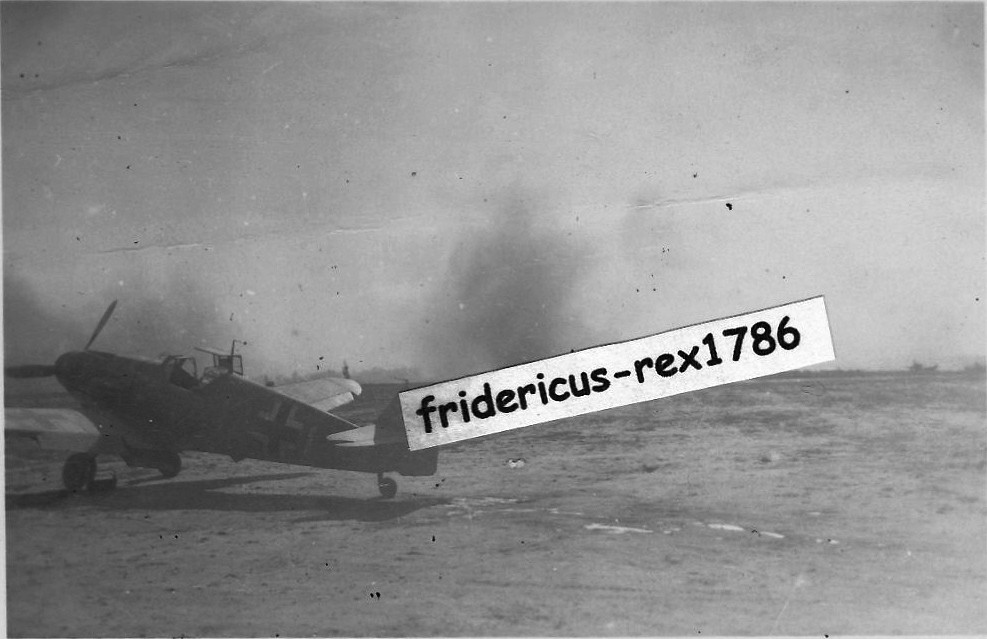 Bf 109 F, Jagdgeschwader 51, III. Gruppe, 9. Staffel, Deutschland, gelbe 12, Die Farbe der Kennung und die Einheit ist eine Vermutung.