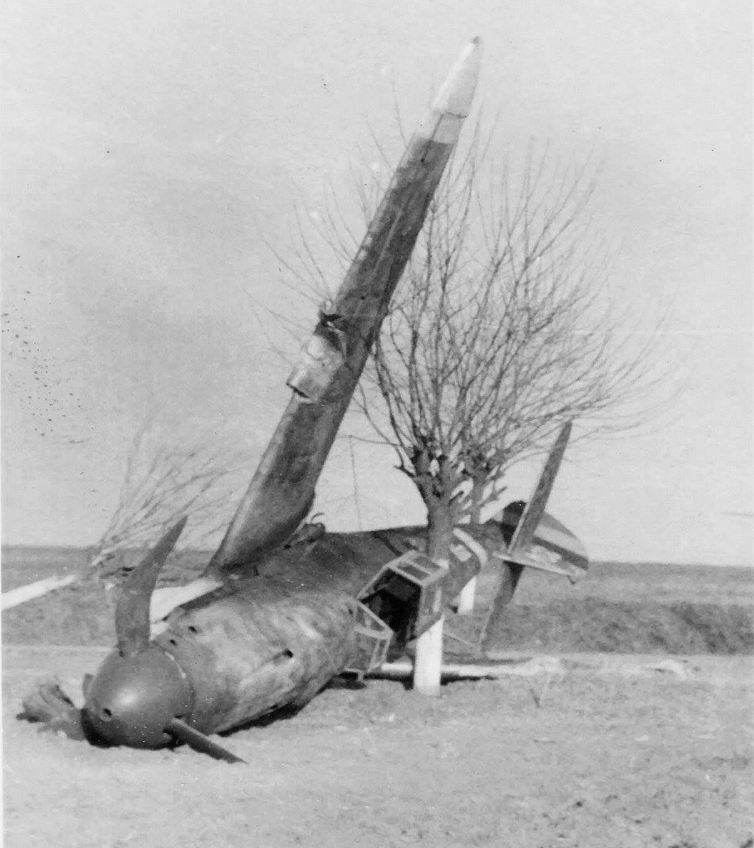 Bf 109 Ga-6, Lt. Tulbure Gheorghe, Rumänien, gelbe 7, Popești-Leordeni (Rumänien), Die Maschine hatte die Werknummer 334 der IAR Brasov Werke, welche in weißen …
