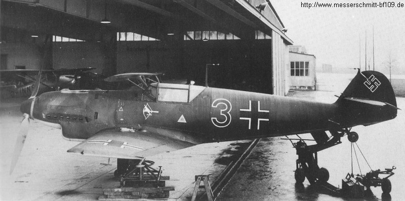 Bf 109 D-1, Jagdgeschwader 135, I. Gruppe, 2. Staffel, Deutschland, rote 3