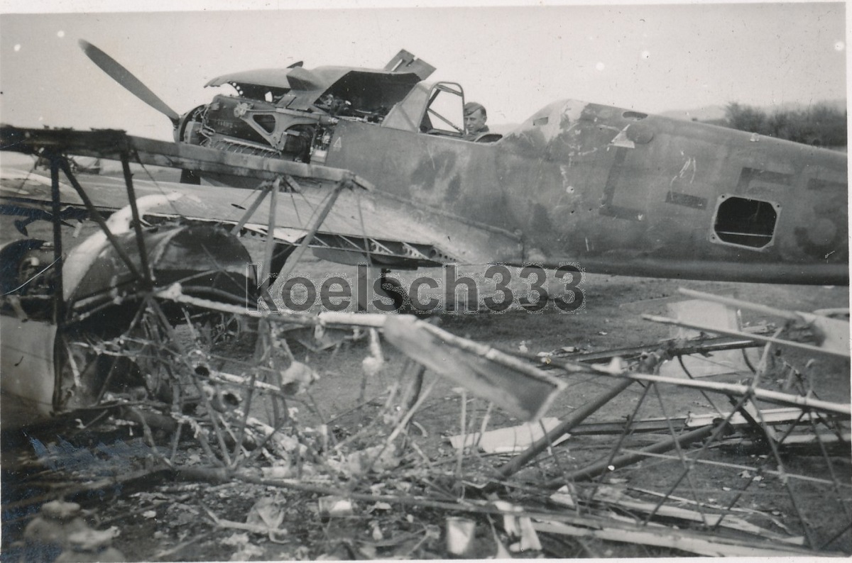 Bf 109 E-3a, 141. Eskadrila, Jugoslawien, L-53, W.Nr. 2 348, Sušičko Polje (Jugoslawien), Die L-53 in Suši?ko Polje nach dem 10. April 1941, erbeutet durch deutsche Tr…