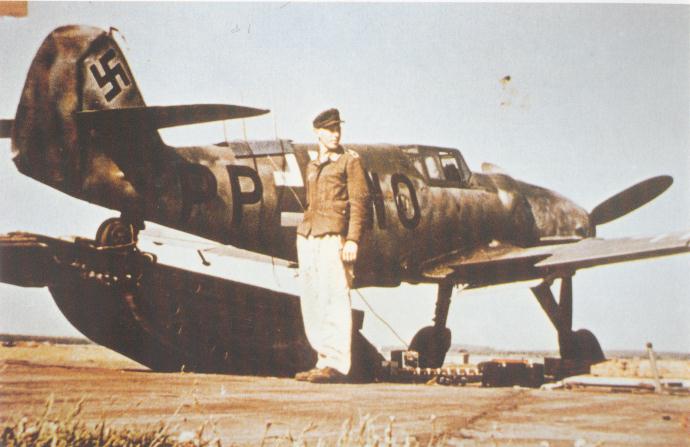 Bf 109 G-6, Deutschland, Stammkennzeichen, Werneuchen (Deutschland), Die Maschine befindet sich auf einer Kompensierscheibe zum justieren der Komp…