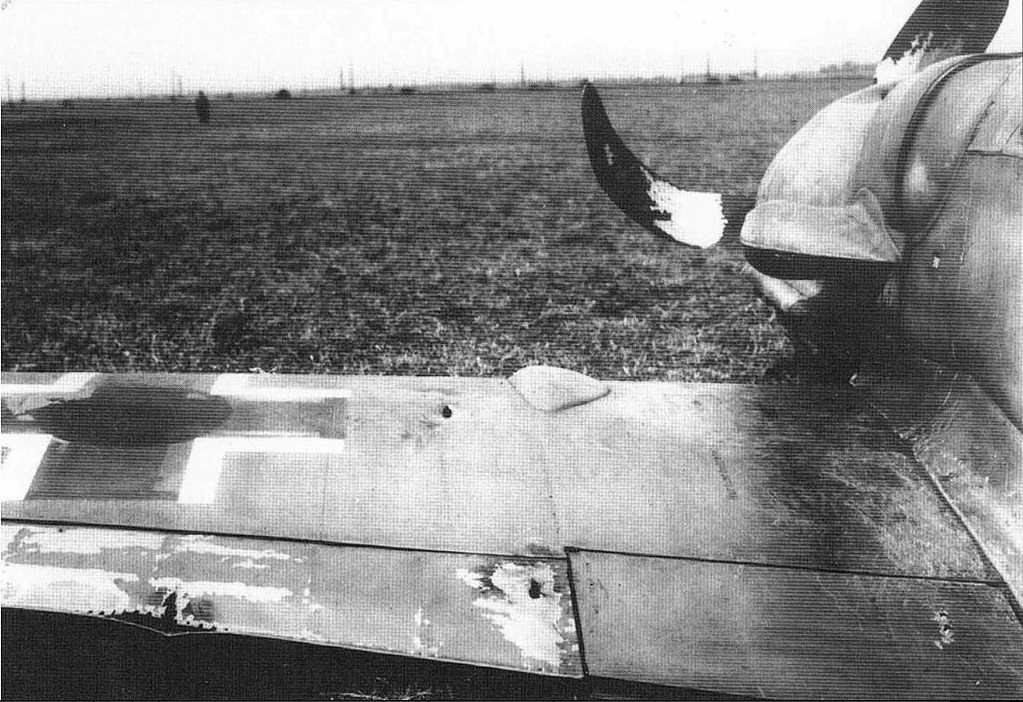 Bf 109 G-6, unbek. Pavol Zeleňák, Jagdgeschwader 52, II. Gruppe, 13.(slow.) Staffel, Slowakei, weisse 6, W.Nr. 161 717, Brunovce (Slowakei), Bauchlandung bei Brunovce am 26.06.1944.