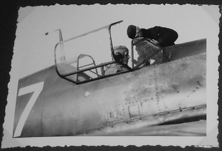 Bf 109 B, Deutschland, weisse 7, Klar als [version]b[/version] erkennbar an den unterhalb der Kabinenhaube bef…