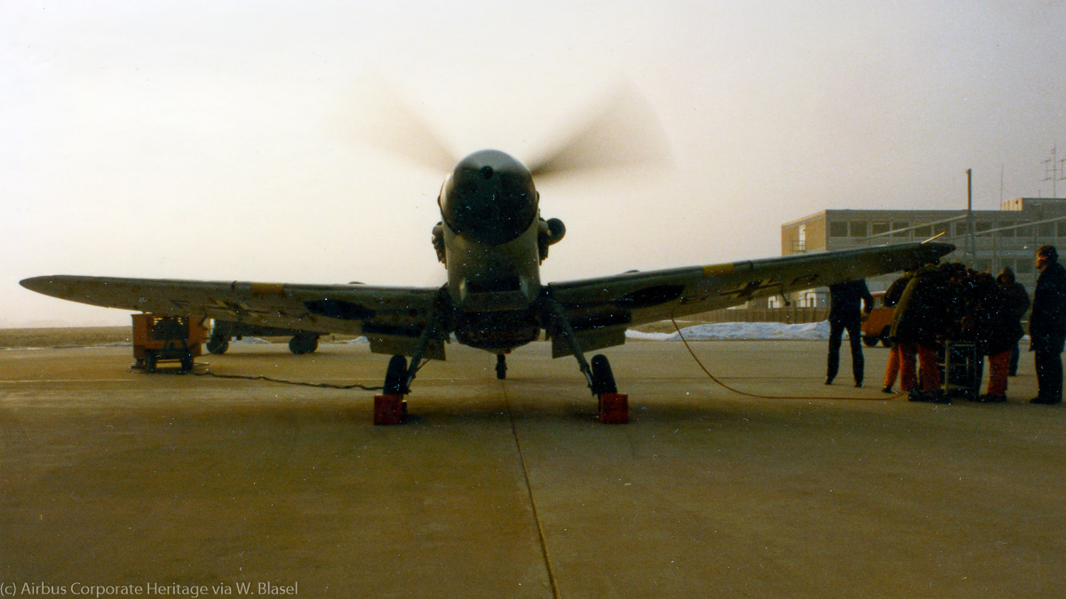 Bf 109 G-6, Armin Krauthann, Deutschland, FM+BB, W.Nr. 195, Manching (Deutschland), Das Foto wurde am 05.02.1982 beim ersten Motortestlauf in der Zelle aufgenommen.