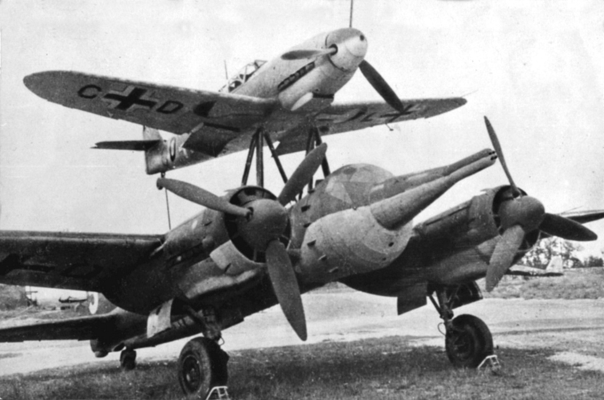 Bf 109 F-4, Deutschland, Stammkennzeichen, W.Nr. 10 130, Bf 109 F und Ju 88 als Mistel 1. Es soll die Misten V7 gewesen sein. Absturz …