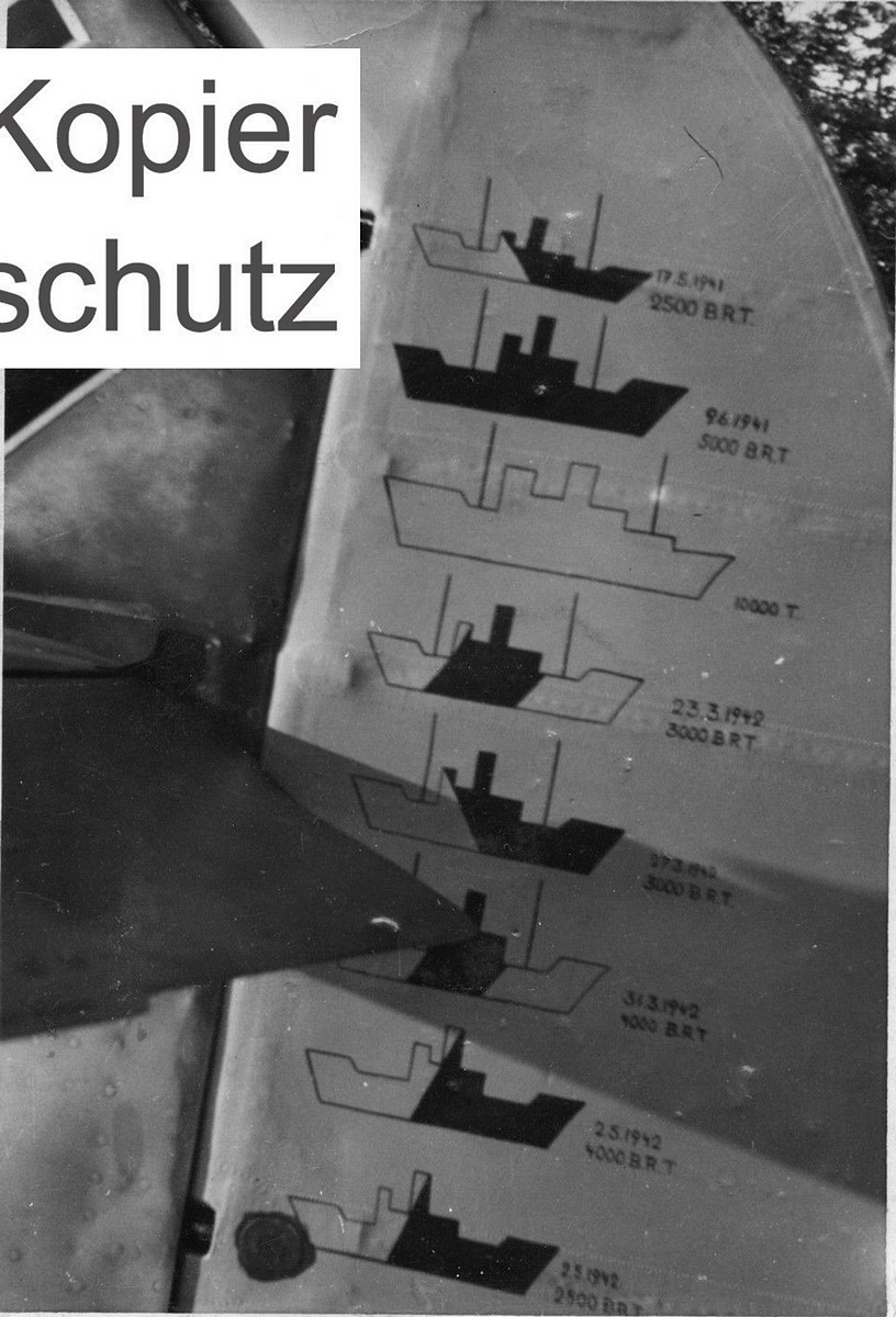 Bf 109 F-4/B, Oblt. Frank Liesendahl, Jagdgeschwader 2, 10.(Jabo) Staffel, Deutschland, blaue 1, W.Nr. 7 629, Das Foto wurde vermutlich im Mai 1942 gemacht, bevor die Einheit im Juni 1942…