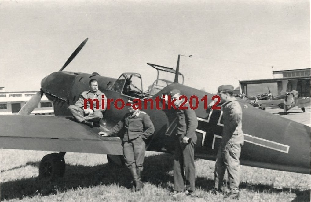 Bf 109 D-1, II. Gruppe, 5. Staffel, Deutschland, rote 7