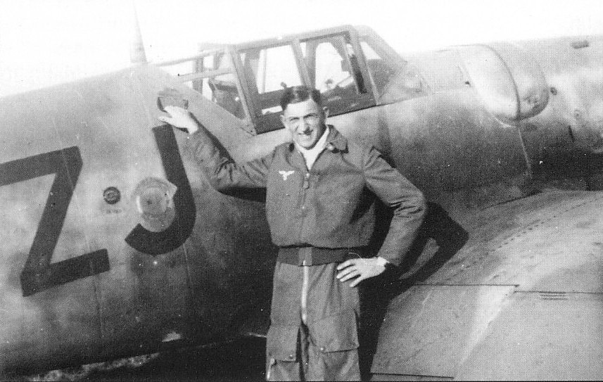 Bf 109 G-6/R6, Fw. Walter Schermutzki, Jagdgeschwader 301, 4. Staffel, Deutschland, Stammkennzeichen, W.Nr. 20 336, Husum (Deutschland)