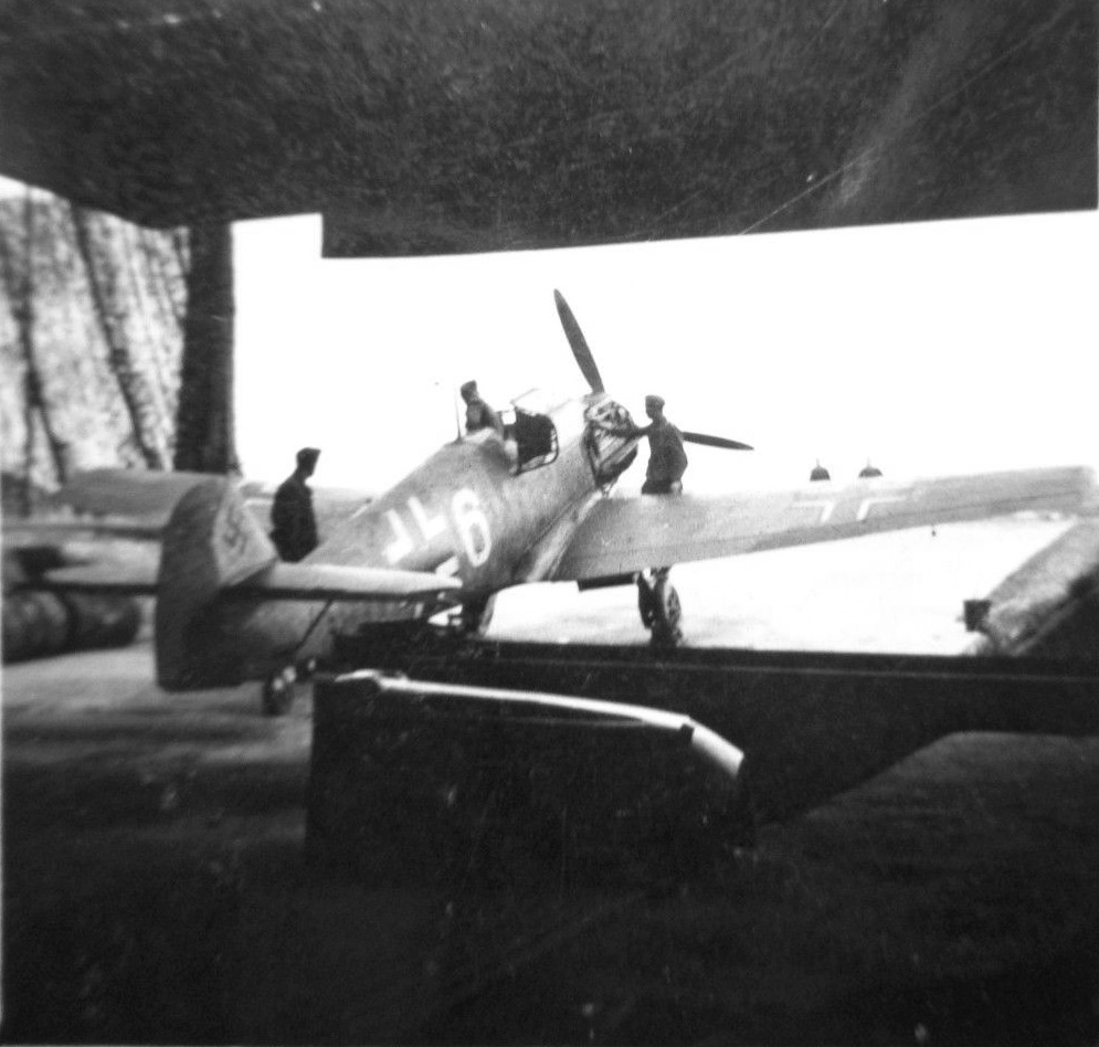 Bf 109 E, Jagdgeschwader 26, Deutschland, weisse 6, Angeblich eine Maschine vom JG 26.