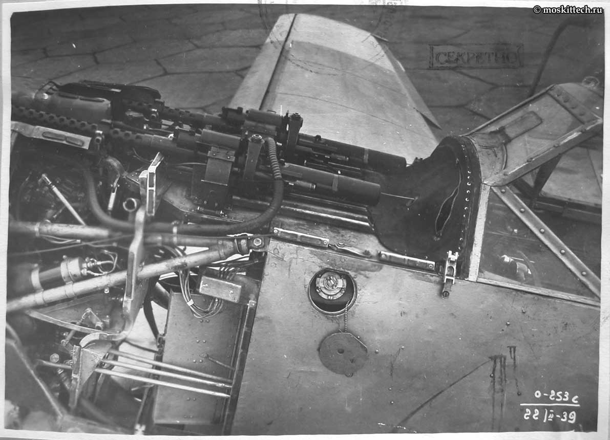 Bf 109 B-1, keine, Untersuchung der Beutemaschine in der Sowjetunion.

Die beiden MG 17 oberha…