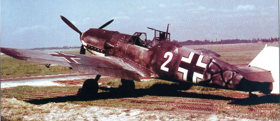Bf 109 E, Deutschland, weisse 2, Wahrscheinlich war diese Maschine mal bei der II./JG 54 gewesen. Man kann am …