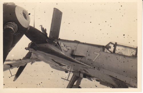 Bf 109 E, Jagdgeschwader 21, I. Gruppe, 1. Staffel, Deutschland, weisse 7, Münster (Deutschland), Zusammenstoß zweier Emils im Winter 1939/40 angeblich in Münster-Loddenheide.…