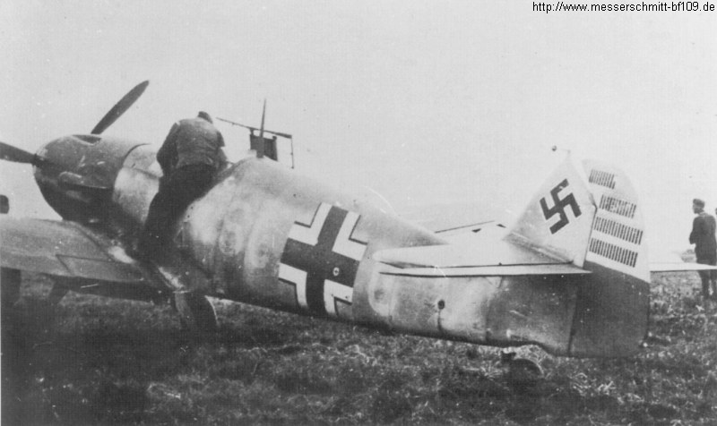 Bf 109 F-1, Maj. Werner "Vati" Mölders, Jagdgeschwader 51, Stab, Deutschland, Stammkennzeichen, W.Nr. 5 628, Eine der ersten "Fritz" die ausgeliefert wurden.