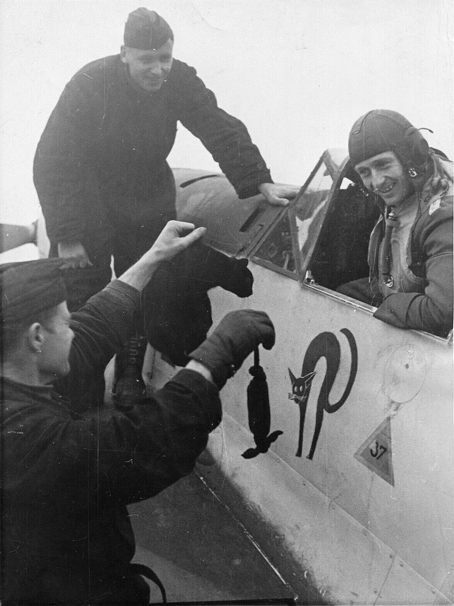 Bf 109 D-1, Oblt. Johannes "Macky" Steinhoff, Zerstörergeschwader 26, 10.(N) Staffel, Deutschland, weisses N+7, W.Nr. 630, Jever (Deutschland), Das Propaganda-Foto entstand vermutlich Dezember 1939 in Jever.

Die Kennun…