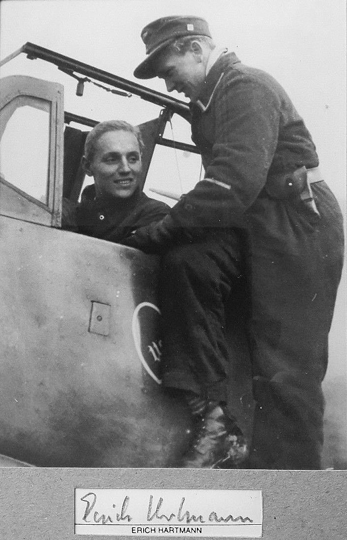 Bf 109 G-14, Hptm. Erich "Bubi" Hartmann, Jagdgeschwader 52, II. Gruppe, 4. Staffel, Deutschland, weisse 1, Csór (Ungarn), Die Aufnahme entstand vermutlich im Oktober 1944 in Csór (Ungarn). Zu sehen i…