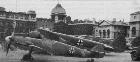 Bf 109 G-2 trop, Deutschland, keine, W.Nr. 10 639, London (England), Bei der Maschine handelt es sich um die ehemalige "schwarze 6" vom JG 77. 
…