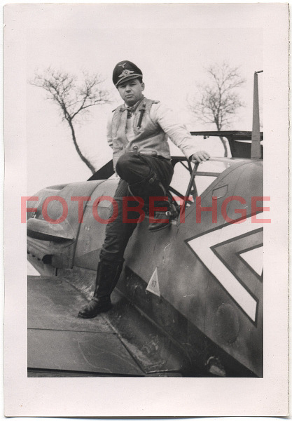 Bf 109 F-4, Hptm. Hans "Assi" Hahn, Jagdgeschwader 2, III. Gruppe, Stab, Deutschland, Winkel Dreieck, W.Nr. 7 185