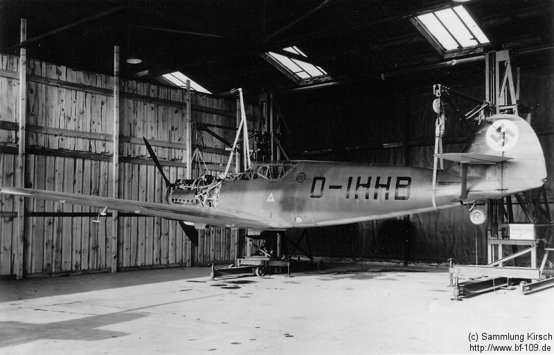 Bf 109 B-1, Deutschland, D-IHHB, W.Nr. 290, An der Maschine ist vor der Kabine ein Düsenmast montiert, an der Seitenfloss…