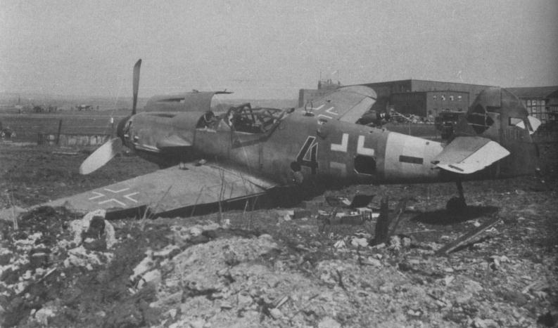 Bf 109 G-10, Deutschland, schwarze 4, W.Nr. 150 816, Langensalza (Deutschland), Vermutlich eine Maschine vom JG 2 oder JG 52 mit einer schwarzen oder blauen …