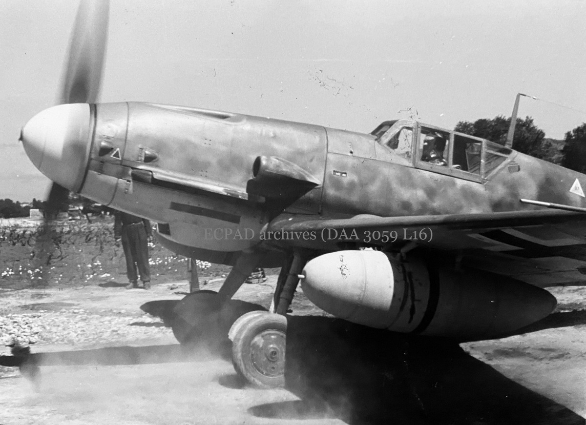 Bf 109 G-4/R3, Aufklärungsgruppe 123, 2.(F) Staffel, Deutschland, 4U+YL, Kastelli (Griechenland), Ein Gewaltaufklärer an der Mittelmeerfront.