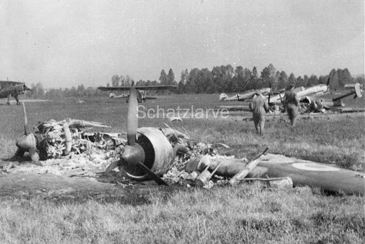 Bf 109 E, Jagdgeschwader 1, I. Gruppe, Stab, Deutschland, Winkel Balken, Charleville (Frankreich), Die Aufnahme entstand beim Westfeldzug.