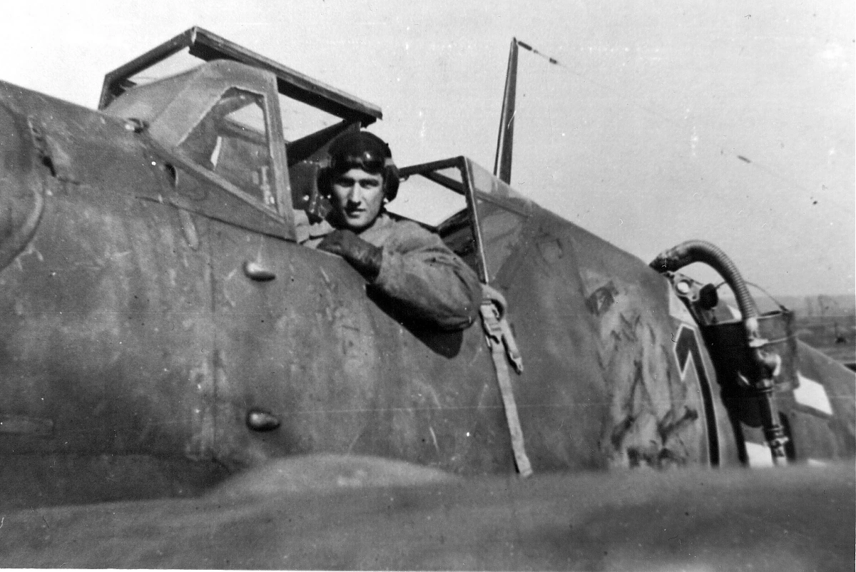 Bf 109 G-6, Deutschland, schwarze 1