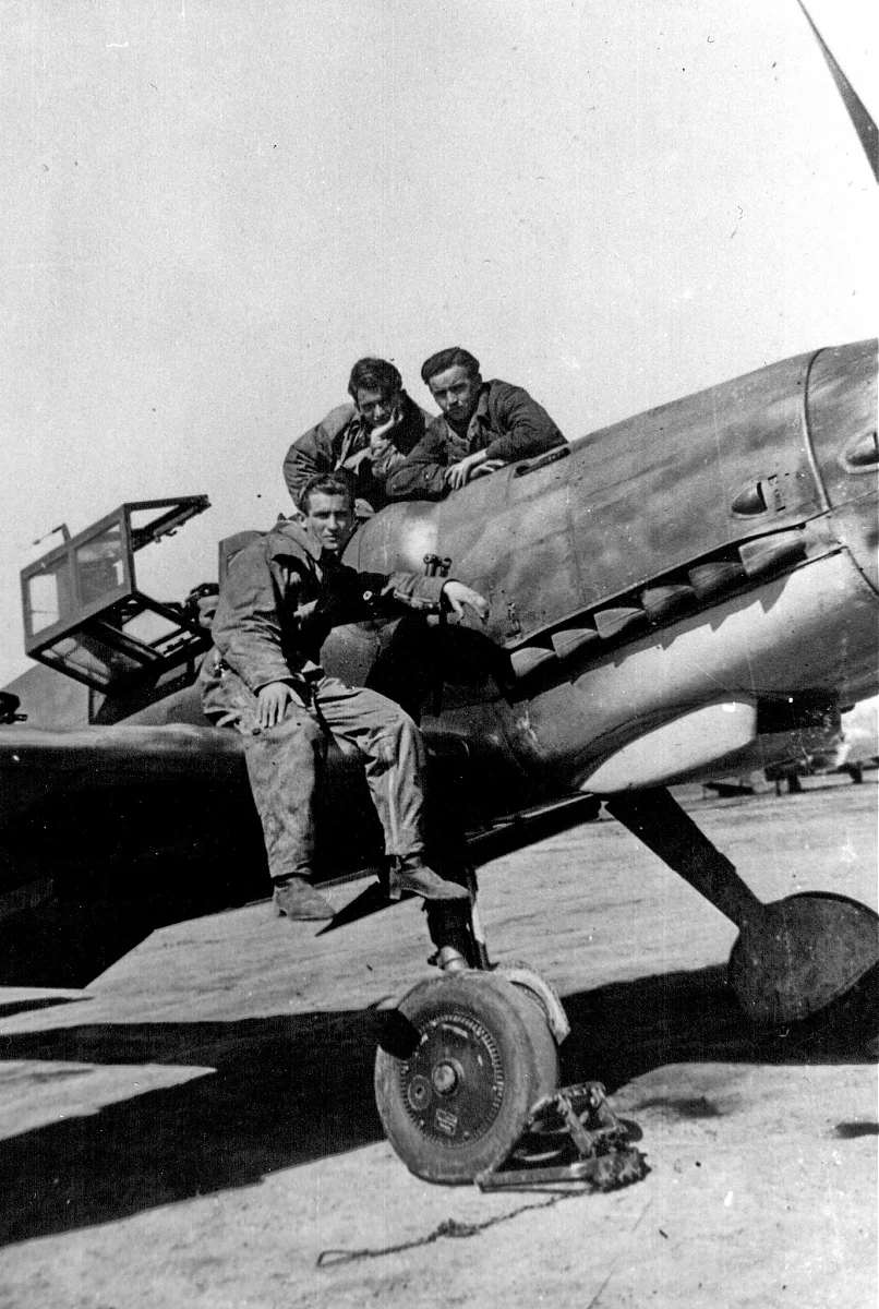Bf 109 G-6, Deutschland, schwarze 1