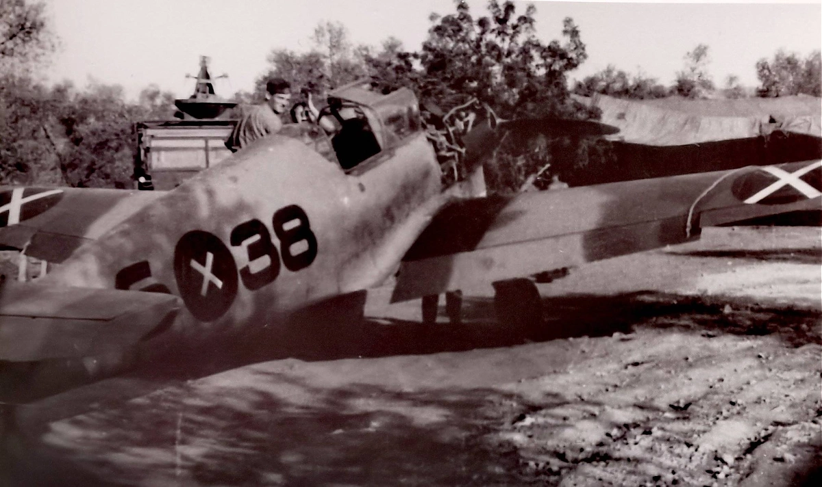 Bf 109 B-2, Uffz. Ernst Terry, Legion Condor, Jagdgruppe 88, 1. Staffel, Spanien, 6-38, Die 6-38 kam im Juli 1937 nach Spanien. Das weisse Kreuz im schwarzen Kreis s…