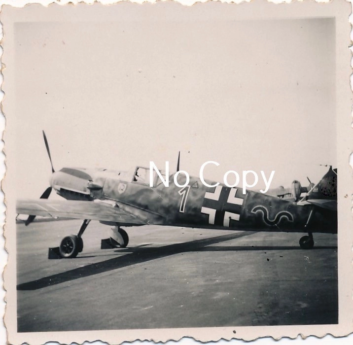Bf 109 E, Jagdgeschwader 2, III. Gruppe, 8. Staffel, Deutschland, schwarze 1