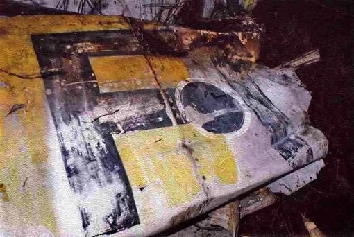 Bf 109 G-6, Deutschland, schwarze 1, W.Nr. 411 768, Die Reste der Maschine wurden 1999 geborgen.
Hier sieht man das Rumpfteil mi…