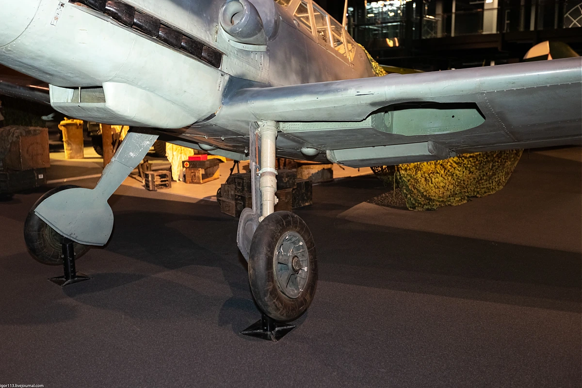 Bf 109 G-6, Deutschland, schwarze 1, W.Nr. 411 768, Moskau (Sowjetunion)