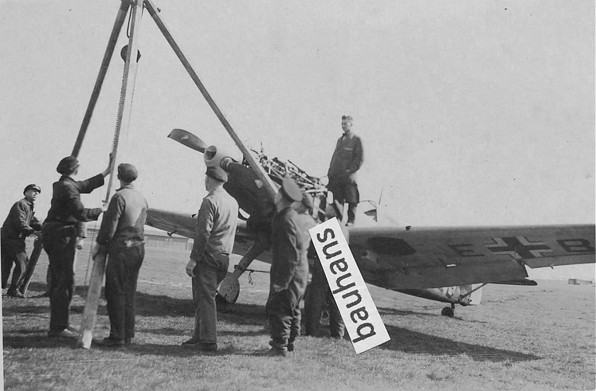Bf 109 D-1, Jagdfliegerschule 1, 1. Staffel, Deutschland, Bergung nach Bauchlandung.