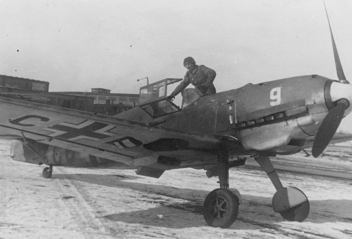 Bf 109 E, Deutschland, weisse 9, Die Maschine einer Schuleinheit.