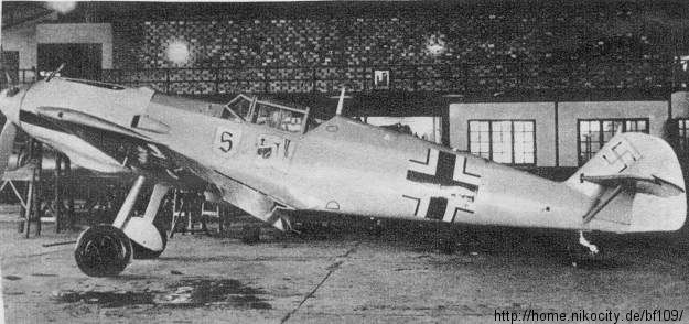 Bf 109 E-3, Deutschland, keine, W.Nr. 790, Die Firma Hispano Aviacion hat die Maschine bei der Restaurierung mit dem Ans…