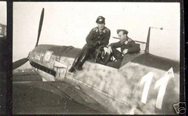 Bf 109 E-1, Jagdgeschwader 1, I. Gruppe, 2. Staffel, Deutschland, weisse 11, Die Farbe der Kennung ist untypisch für eine 2. Staffel, deren Staffelfarbe n…