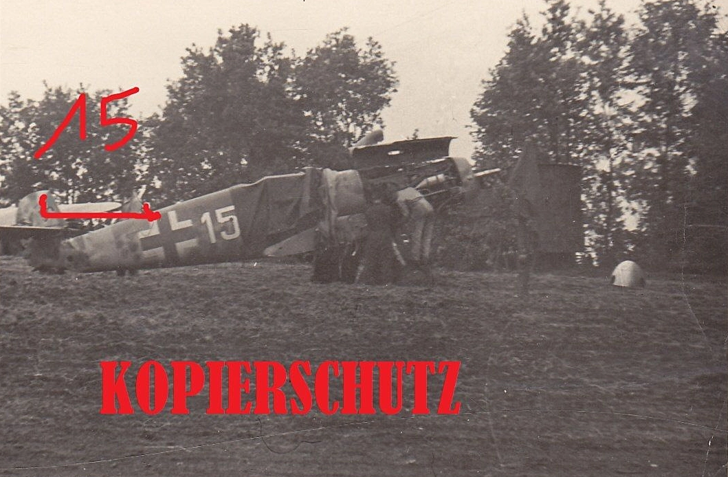 Bf 109 G, Deutschland, weisse 15, Ein von alliierten Truppen erbeutetes Wrack.