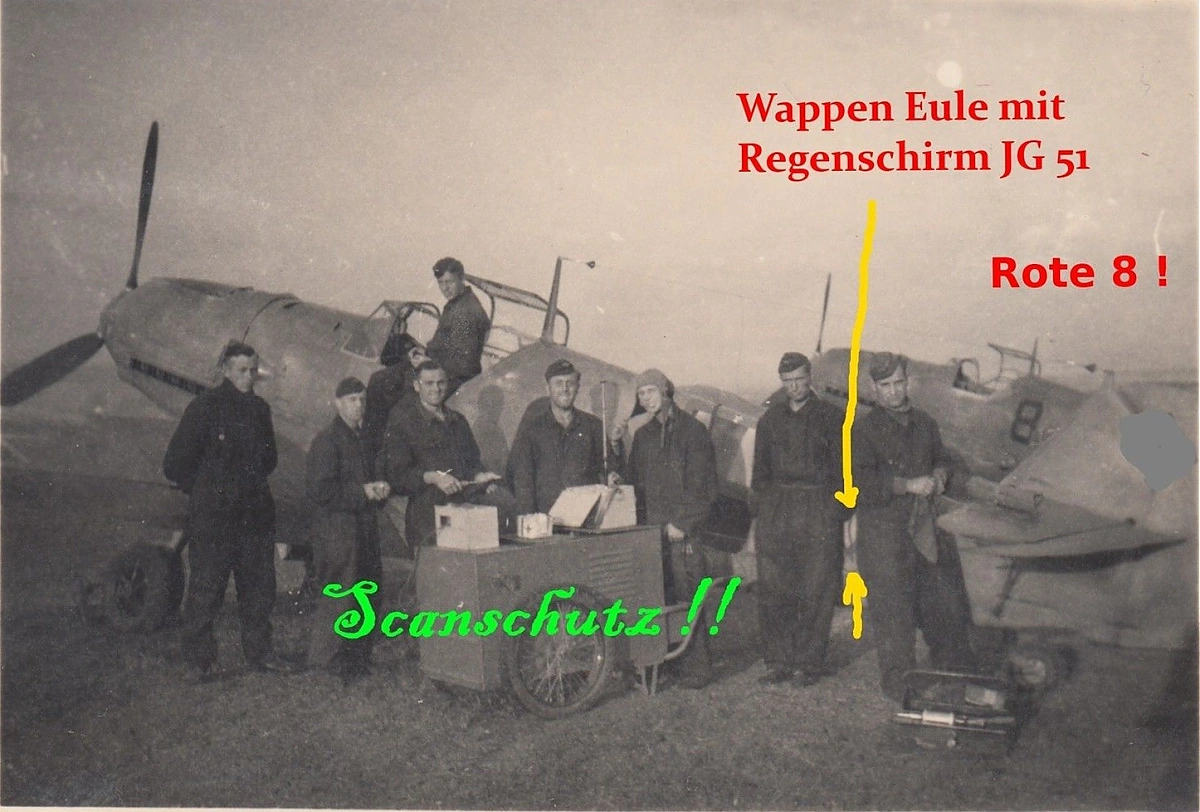 Bf 109 E, Jagdgeschwader 51, II. Gruppe, 5. Staffel, Deutschland, schwarze 8, Funkgeräte-Wartung.