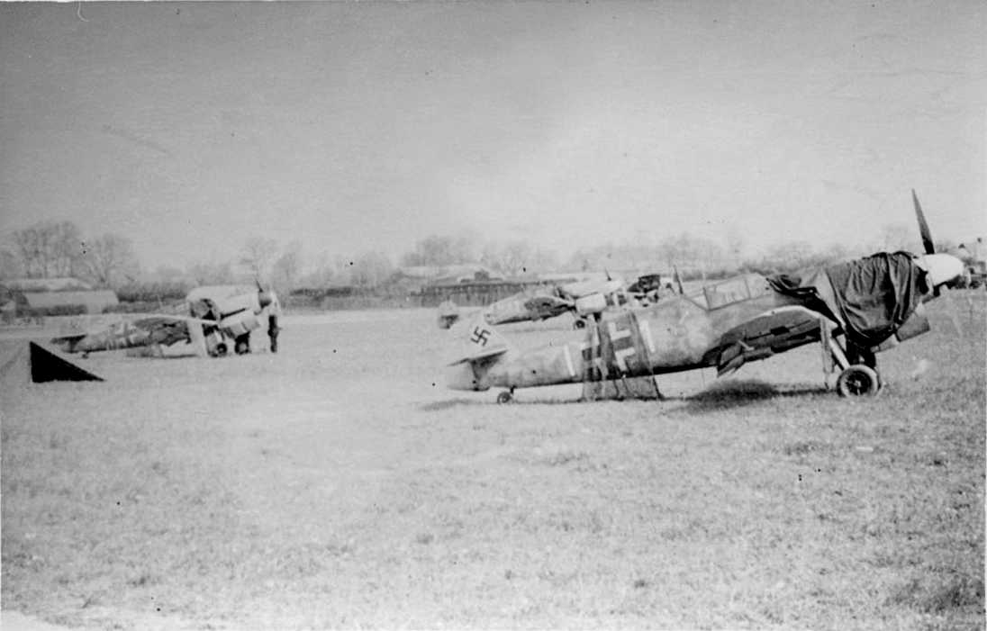 Bf 109 F, III. Gruppe, 7. Staffel, Deutschland, weisse 1