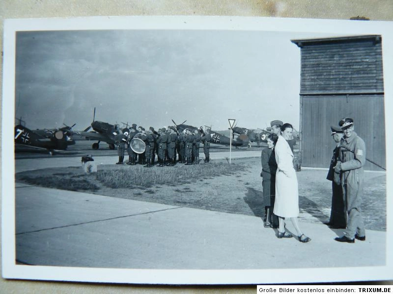 Bf 109 E, Deutschland, weisse 7, Die weisse 7 hat einen Abschussbalken an der Seitenflosse.