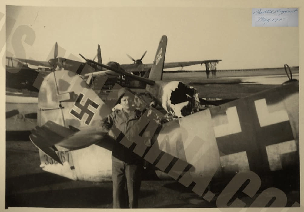 Bf 109 K-4, Deutschland, W.Nr. 330 167, Tarnewitz (Deutschland), Beutemaschinen bei der Erprobungsstelle.