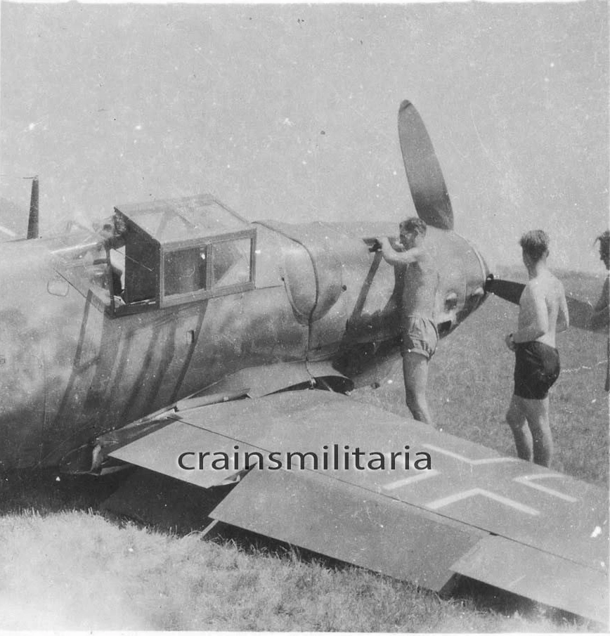 Bf 109 G-6/R3/R6, Deutschland, gelbe 8, Weimar-Nohra, Fahrwerkschaden.
