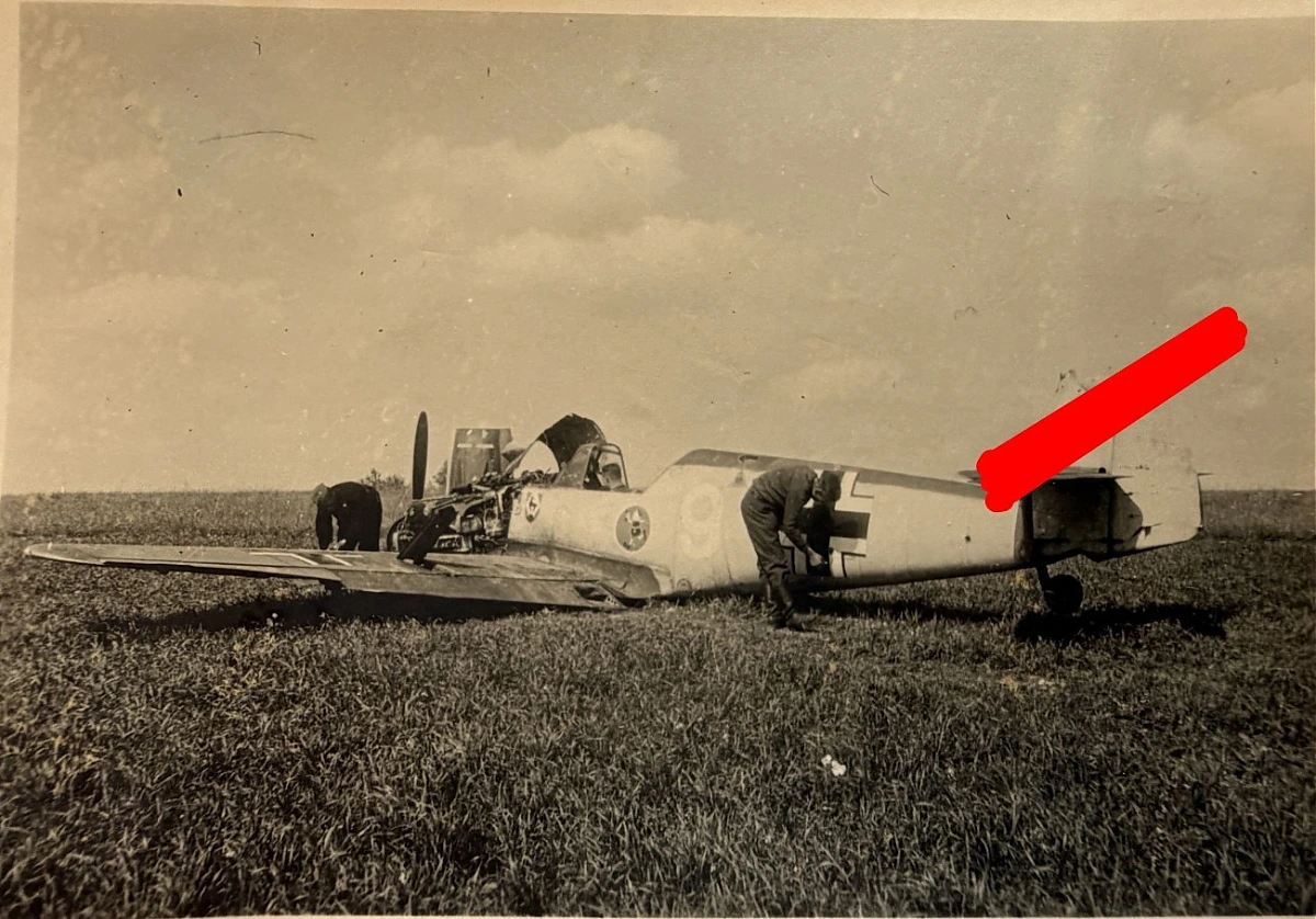 Bf 109 E-1, Jagdgeschwader 51, I. Gruppe, 1. Staffel, Deutschland, weisse 9, Siehe auch:
[thumb]3389[/thumb]