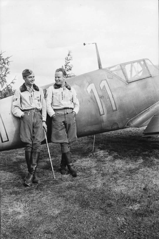 Bf 109 F-2, Oblt. Erich "Schmidtchen" Schmidt, Jagdgeschwader 53, III. Gruppe, 9. Staffel, Deutschland, gelbe 11