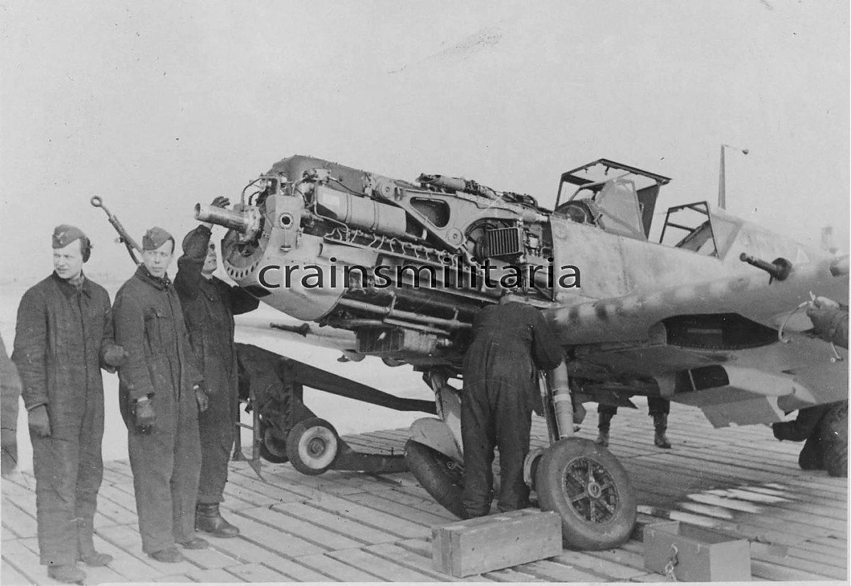 Bf 109 E-7, Jagdgeschwader 77, I. Gruppe, 2. Staffel, Deutschland, schwarze 4, Lister (Norwegen)