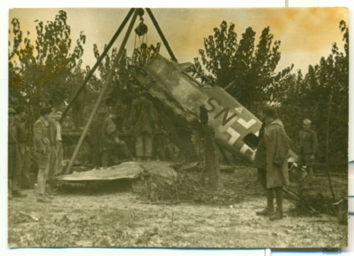 Bf 109 G-6, unbek. Hans Ahrens, Deutschland, Stammkennzeichen, W.Nr. 160 401