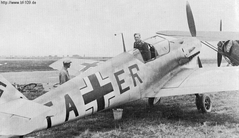 Bf 109 D-1, Deutschland, Stammkennzeichen, W.Nr. 2 281, Neumünster (Deutschland), Die Aufnahme wurde im Juli 1940 auf dem Flugplatz Neumünster gemacht.