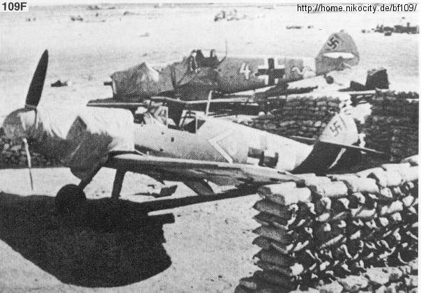 Bf 109 G-2 trop, Deutschland, Winkel gelbe 3, Bir el Abd (Ägypten), In Hintergrund sieht man die [plane]313[/plane].