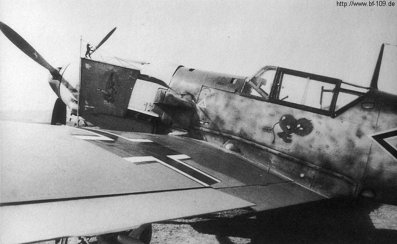 Bf 109 E-7, Hptm. Wolfgang Lippert, Jagdgeschwader 27, II. Gruppe, Stab, Deutschland, Winkel Dreieck, W.Nr. 4 148