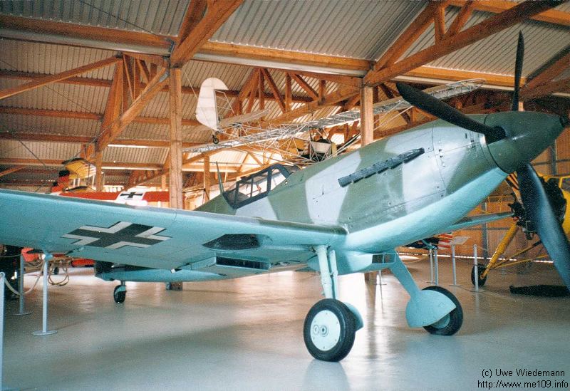 Hispano Aviacion H.A. 1109 K-1-L, Deutschland, keine, W.Nr. 54, Augsburg (Deutschland), Beachte die modifizierten Motorhauben um die spanische Maschine an eine Bf 10…